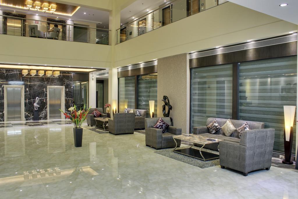 Hotel Suba Grand Dahej Bagian luar foto