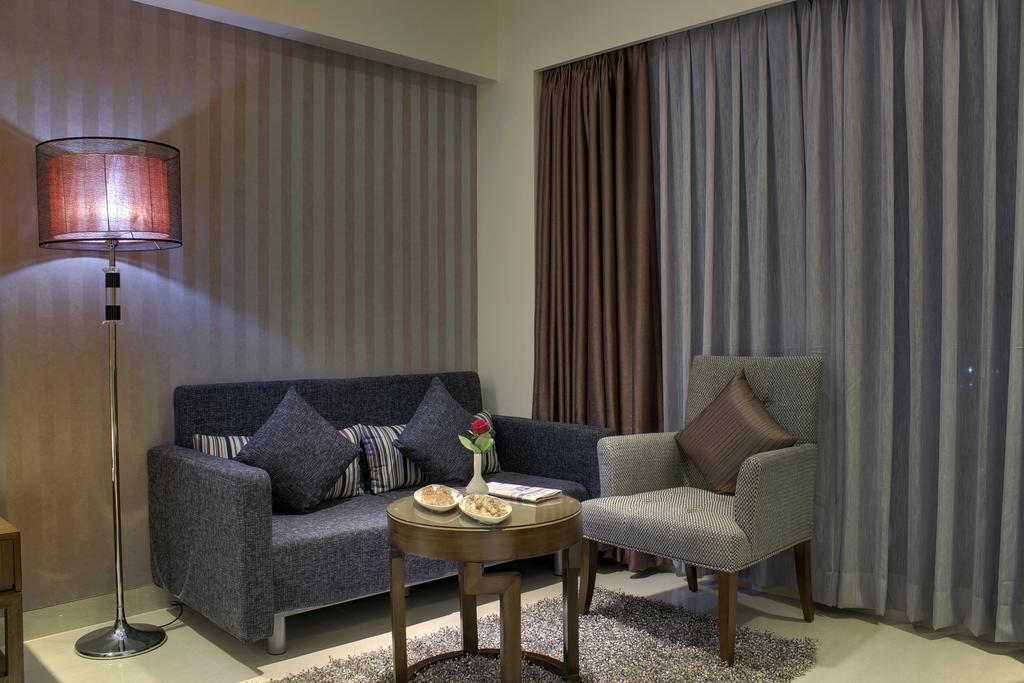 Hotel Suba Grand Dahej Bagian luar foto