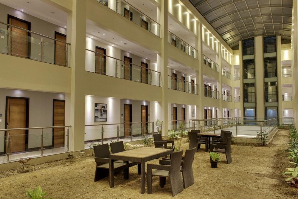 Hotel Suba Grand Dahej Bagian luar foto
