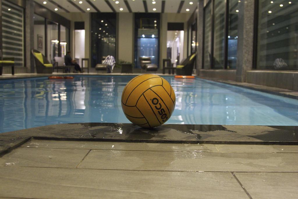 Hotel Suba Grand Dahej Bagian luar foto