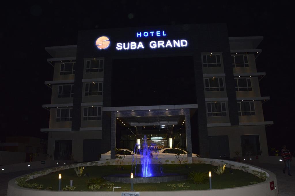 Hotel Suba Grand Dahej Bagian luar foto
